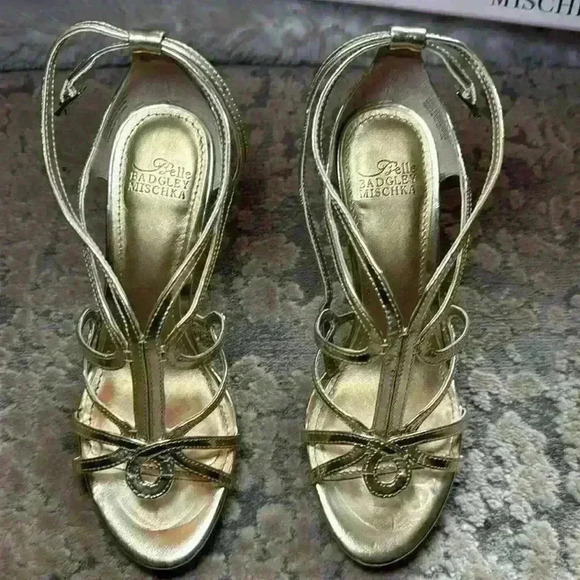 Belle Badgley Mischka Gold Strappy Sandals - size 5.5 - Picture 3 of 6